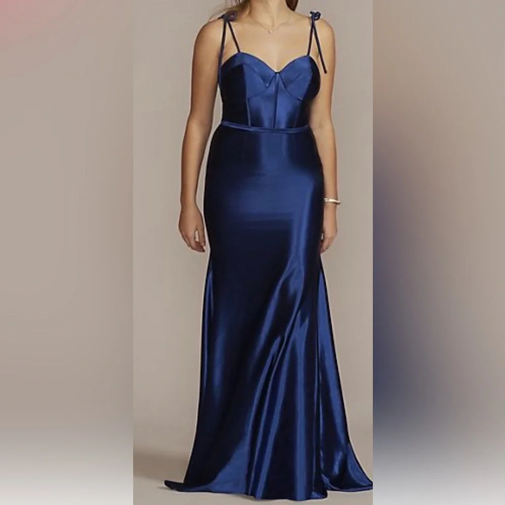 Midnight blue silky prom dress - Picture 1 of 6